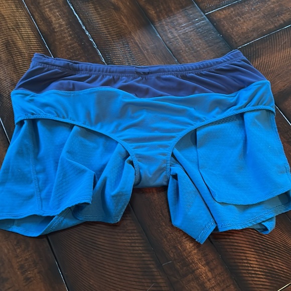 Oiselle Long Roga shorts (6 inch) - Size 8 - Picture 5 of 6